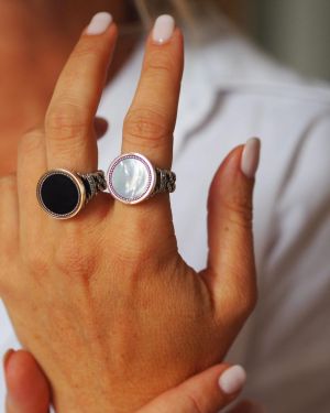 La bague ERNESTINE Onyx