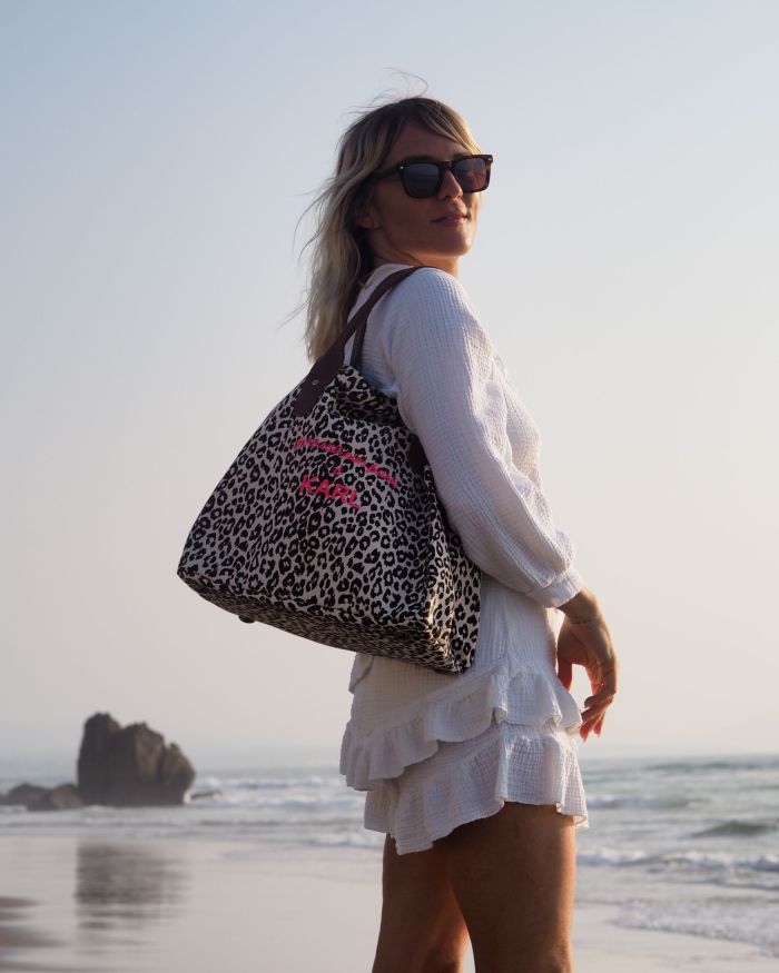 Le LOUIS LEOPARD Je ne suis plus fidèle à KARL ROSE FLUO