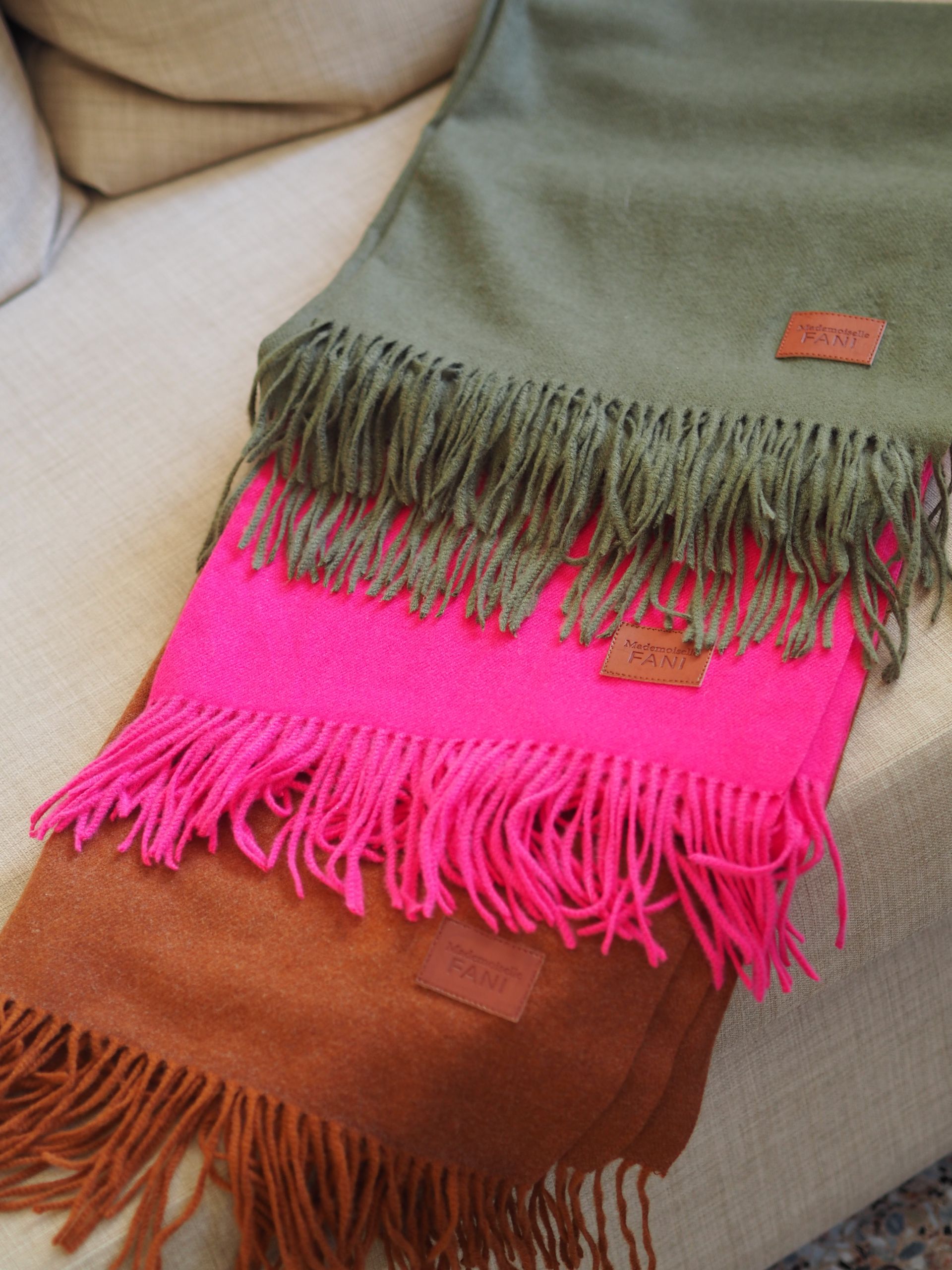 L’ÉCHARPE cachemire KAKI