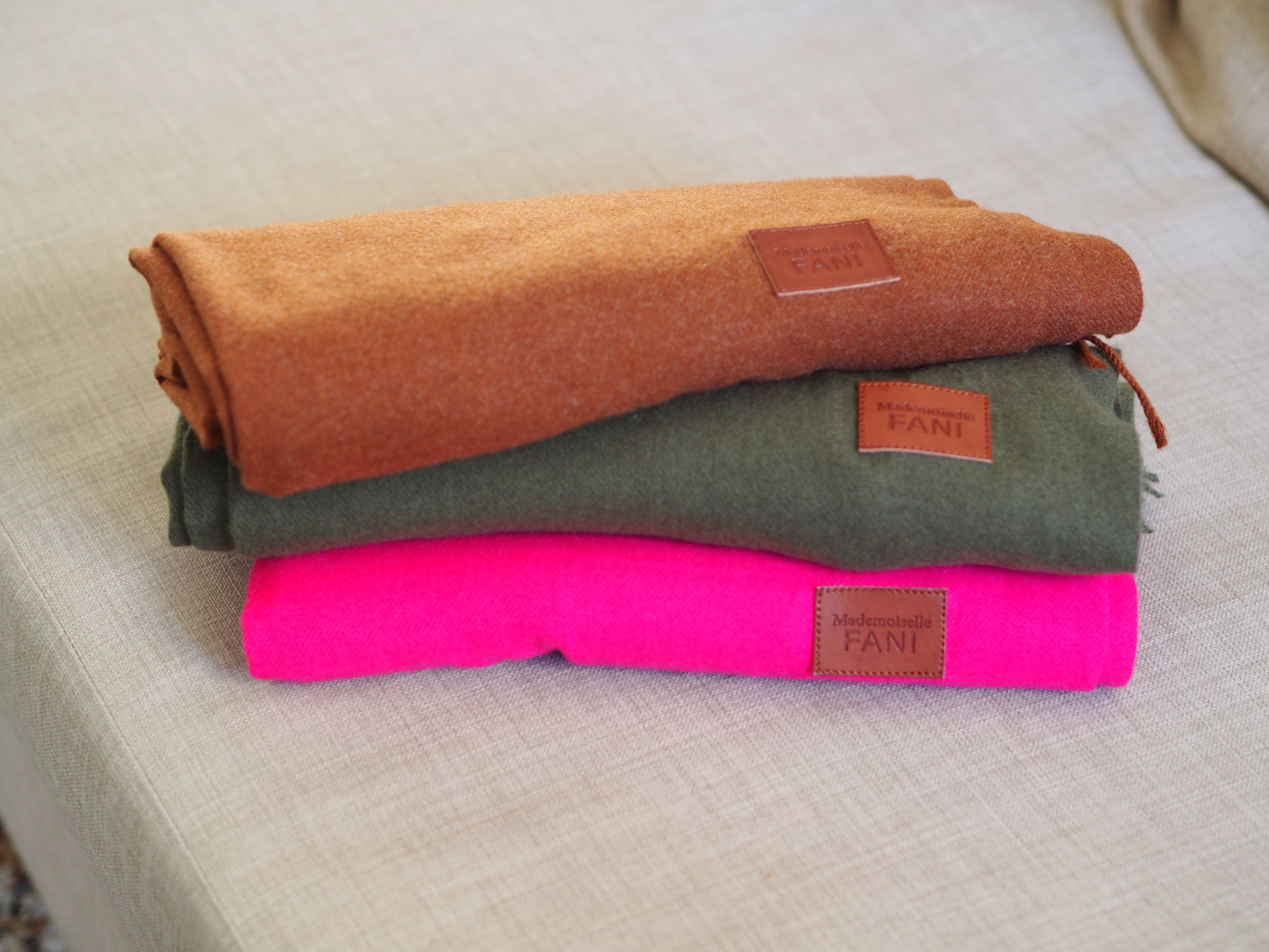 L’ÉCHARPE cachemire KAKI