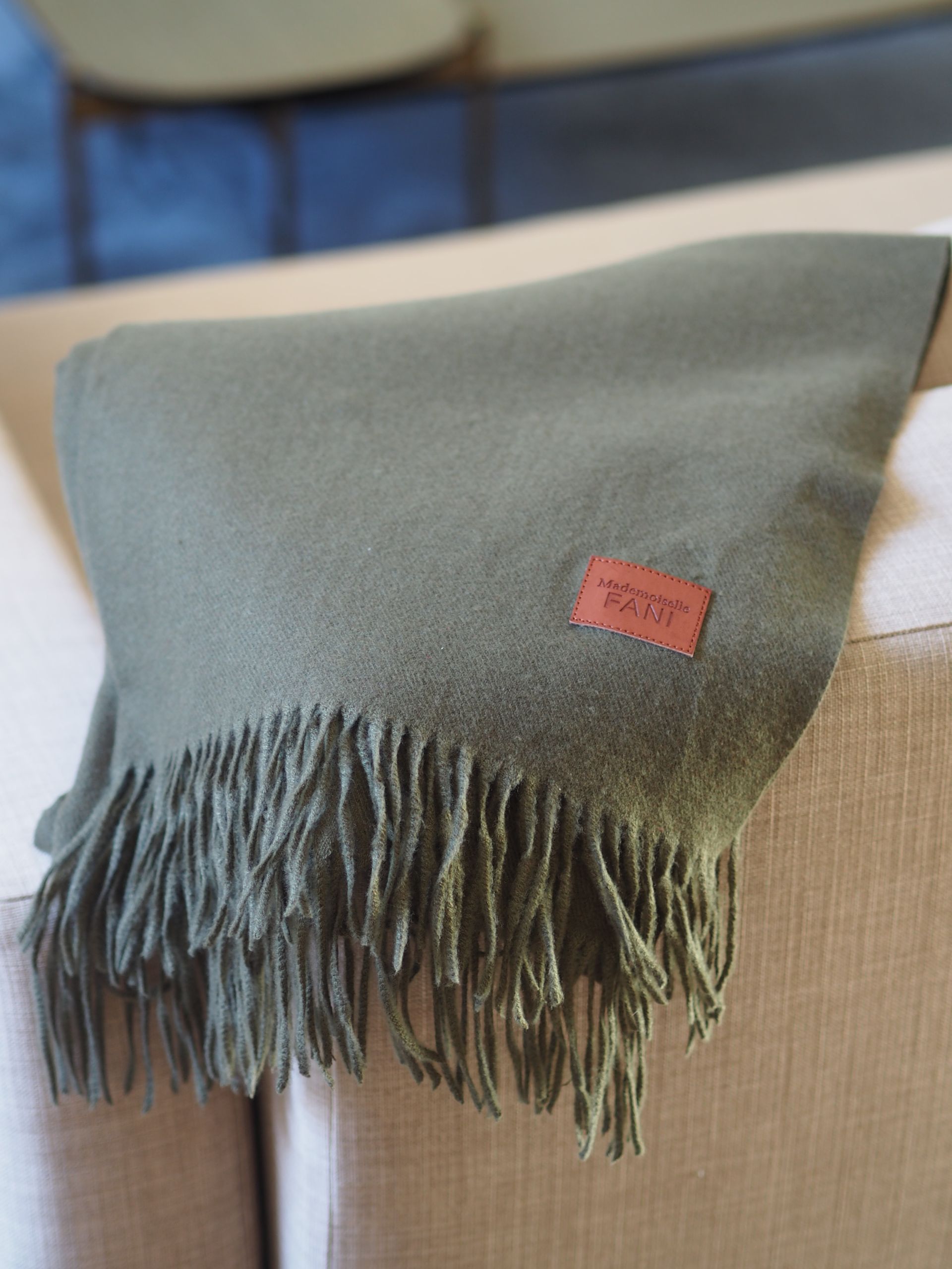 L’ÉCHARPE cachemire KAKI