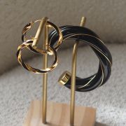 BOUCLES D’OREILLES ISIS NOIR / DORÉ